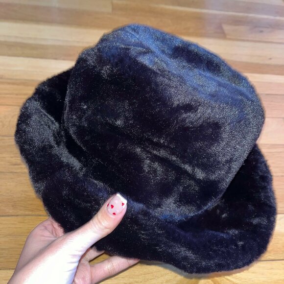 Black Fuzzy Trendy Buckethat for Winter *BRAND NEW* - Picture 1 of 4